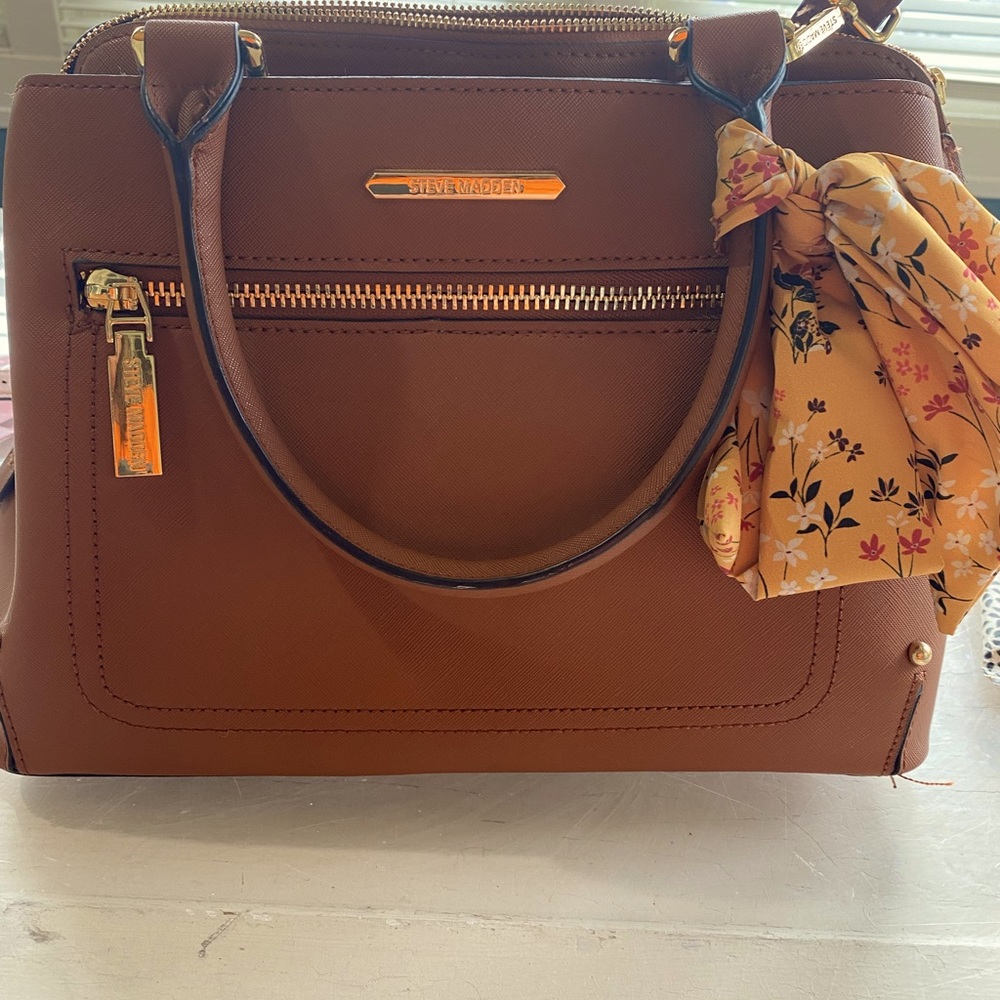 Steve Madden BDelta satchel